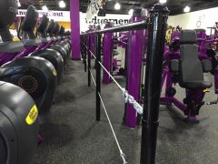 Planet Fitness Cable fence 4' tall